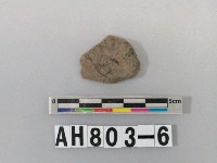 藏品(灰色細砂陶片)的圖片